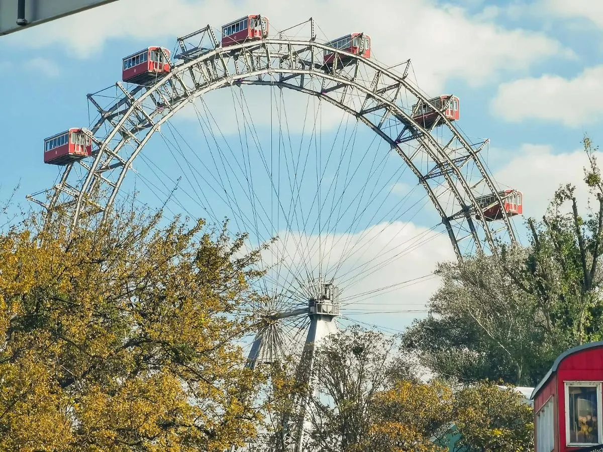 The White Apartment - Great Ferris Wheel Wien